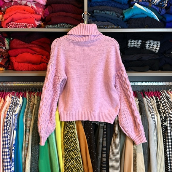 Woven Hearts Cozy Pink long sleeve Cable Knit Turtleneck Sweater size M - Picture 3 of 3